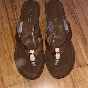 Aldo wedge